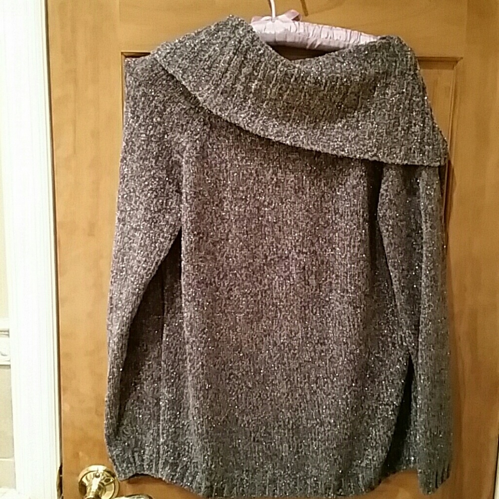 Sweater - Picture 2 of 4